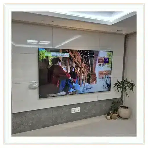 벽걸이TV 설치 모습 참고 사진