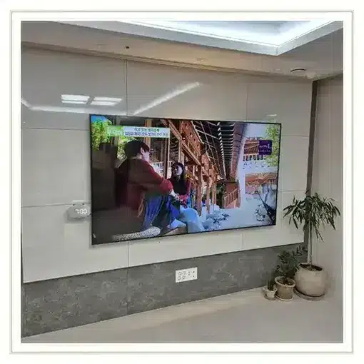 벽걸이TV 설치 모습 참고 사진