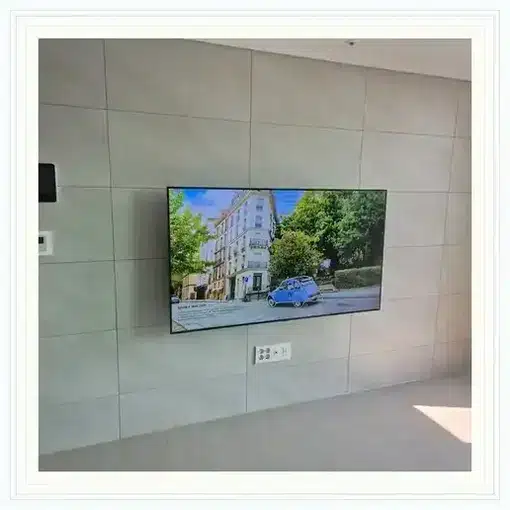 벽걸이TV 설치 모습 참고 사진