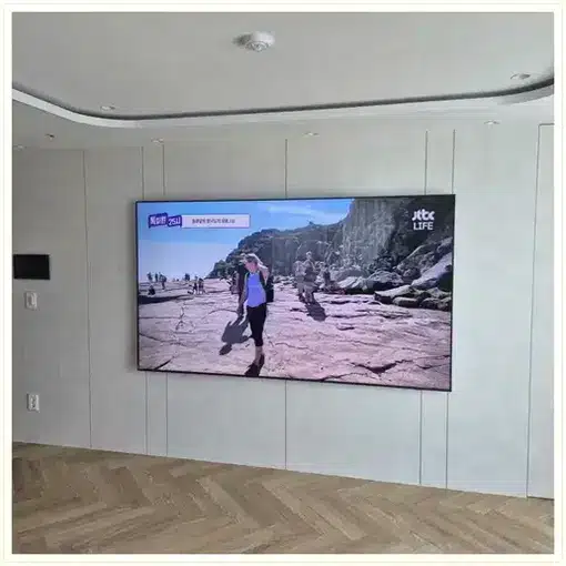 벽걸이TV 설치 모습 참고 사진