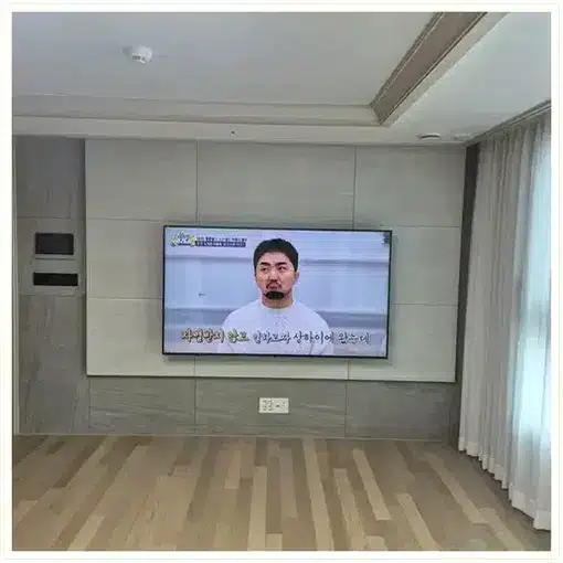 벽걸이TV 설치 모습 참고 사진
