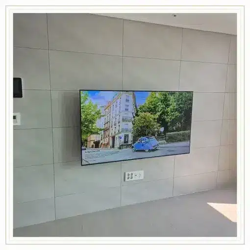 벽걸이TV 설치 모습 참고 사진