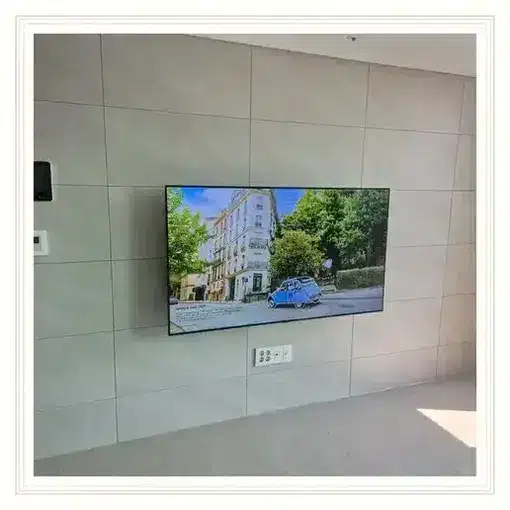 벽걸이TV 설치 모습 참고 사진