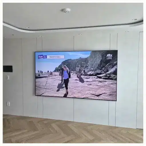벽걸이TV 설치 모습 참고 사진
