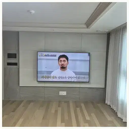 벽걸이TV 설치 모습 참고 사진