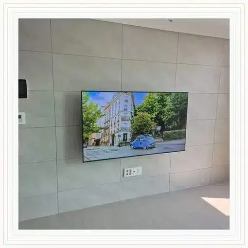 벽걸이TV 설치 모습 참고 사진