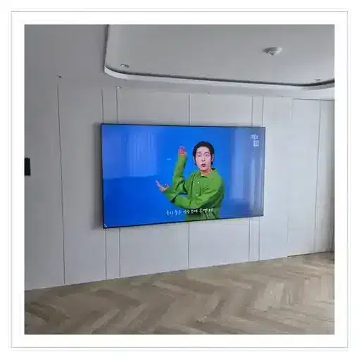벽걸이TV 설치 모습 참고 사진